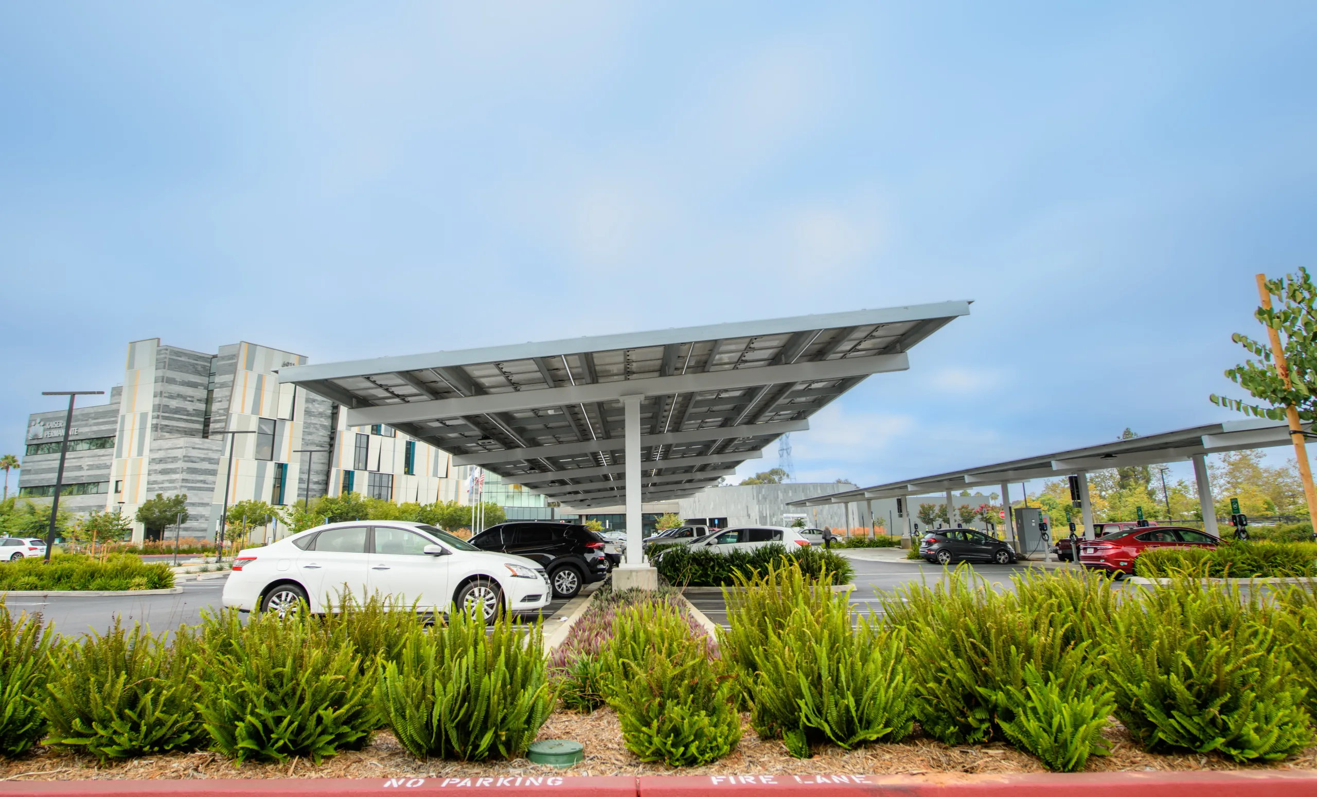 Solar carport canopy